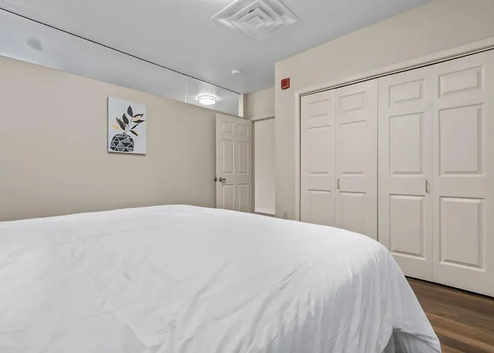 Apartment Sleek 2br Downtown Retreat With Gym Pittsburgh