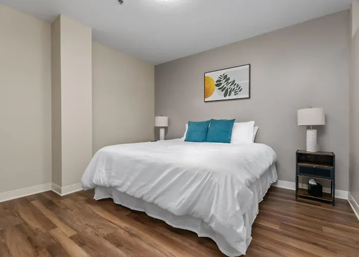 Sleek 2br Downtown Retreat With Gym Pittsburgh