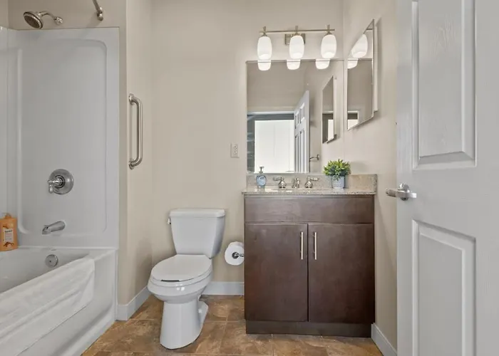 Sleek 2br Downtown Retreat With Gym Pittsburgh