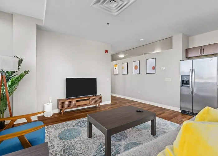 Sleek 2br Downtown Retreat With Gym Pittsburgh