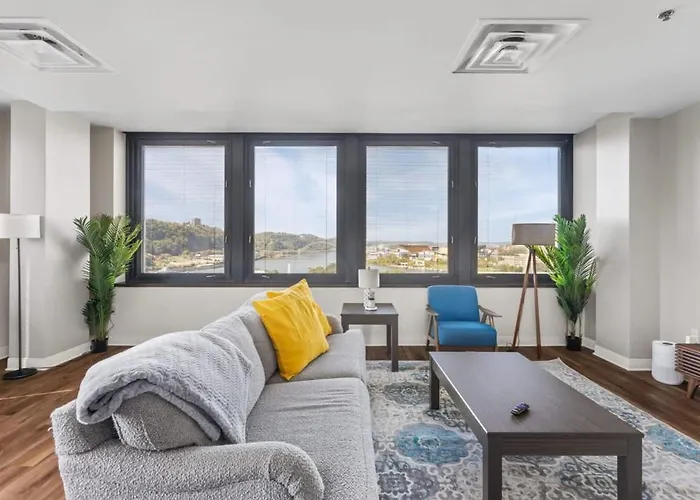 Sleek 2br Downtown Retreat With Gym Pittsburgh